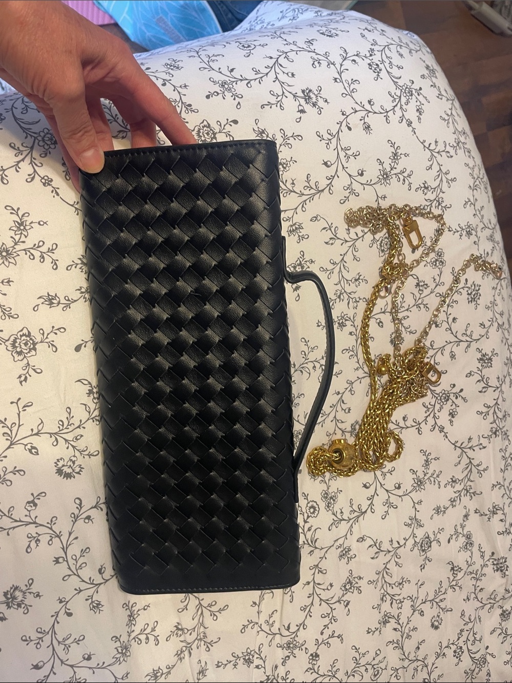 Adorable Black Woven braided Clutch with Gold Accent Chain Never used - Picture 5 of 7